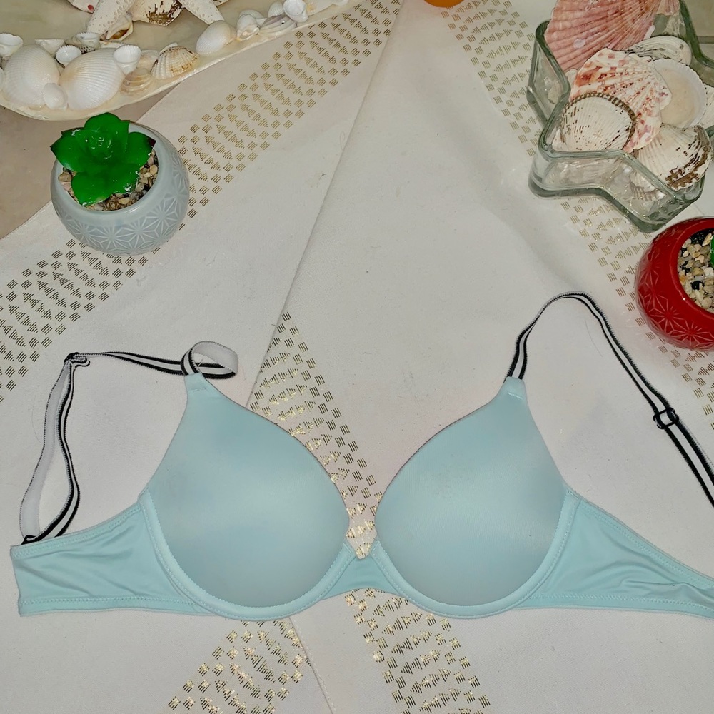 PINK Victoria’s Secret baby blue bra. Sz. 32B